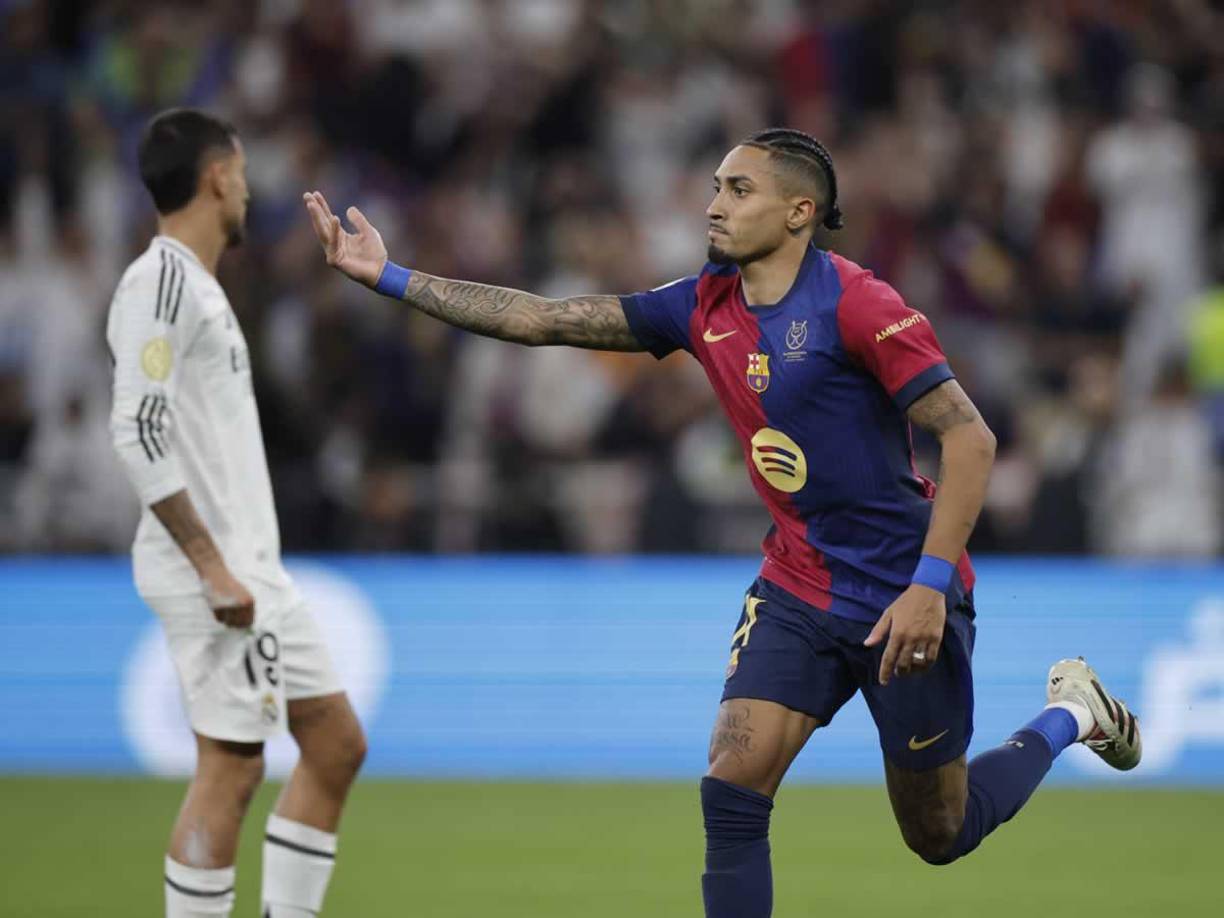 En el inicio del segundo tiempo, Raphinha marcó su doblete y era el 1-5 del Barcelona.