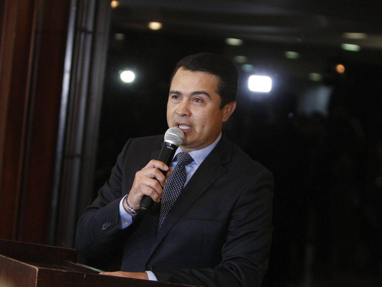 Carlos Mauricio Toledo Orellana, a quien Tony le llamaba cariñosamente ‘Carlitos’, nació en Gracias, departamento de Lempira, en el occidente hondureño. Fue ahí donde ambos se conocieron y entablaron una amistad que duró varios años.