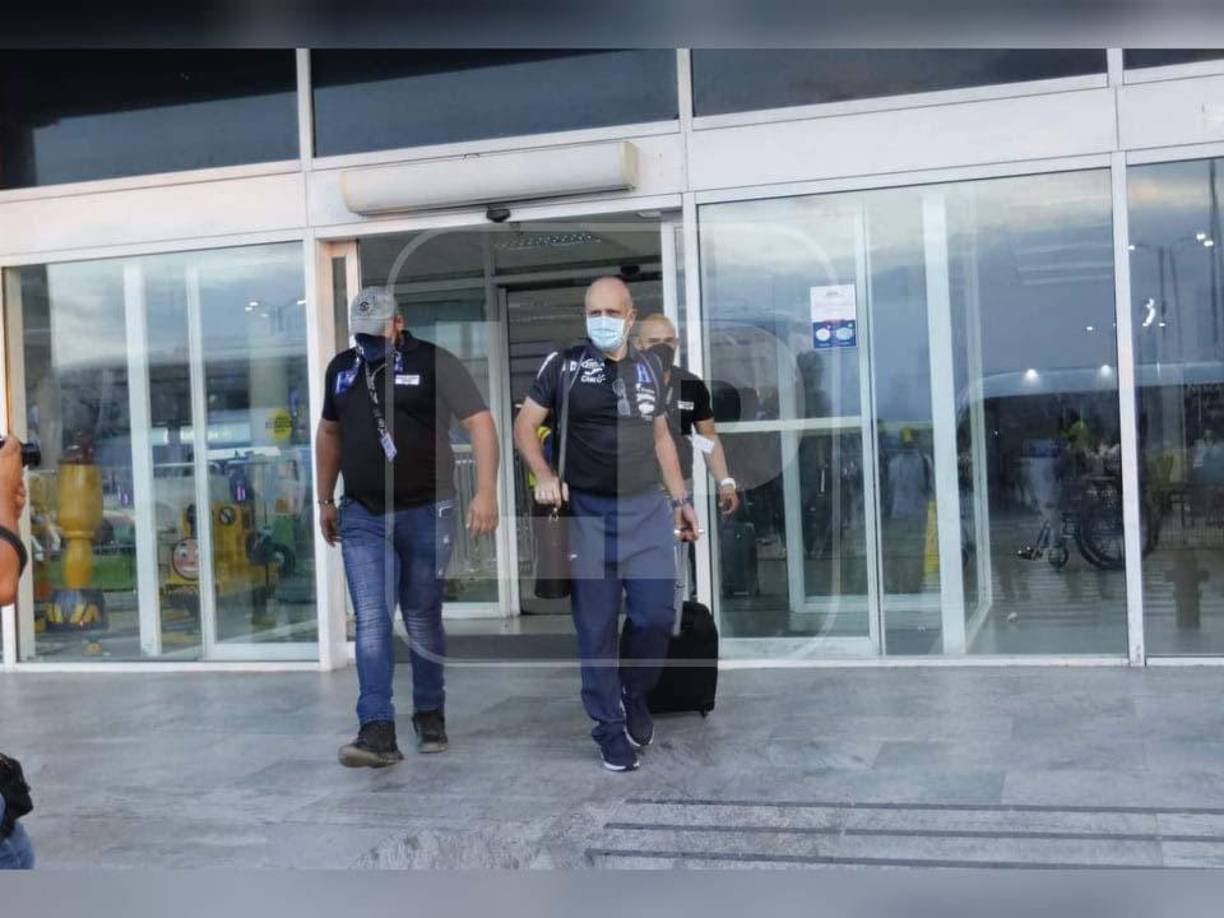 Fabián Coito es el señalado por el mal momento de Honduras y la afición le expresó su enfado en el momento que arribó al país. 