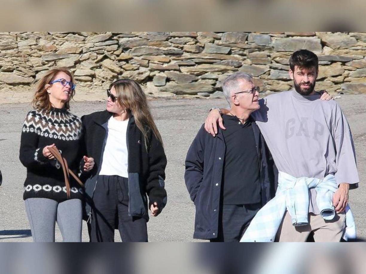 Hasta el momento se conoce que la pareja se lleva muy bien con sus familias. 