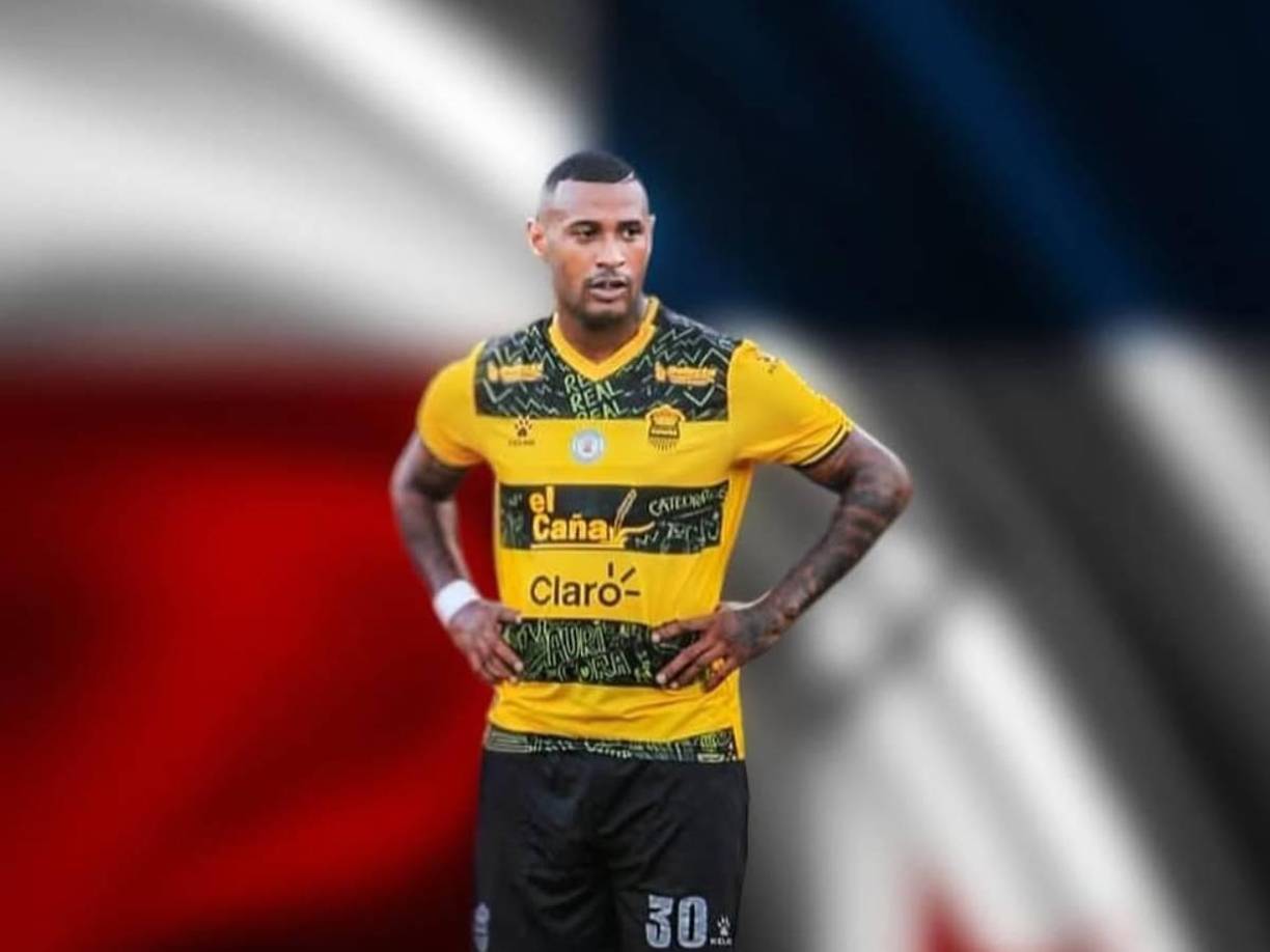 El delantero panameño Carlos Small interesa a dos equipos hondureños, Génesis y Juticalpa se plantean buscar los servicios del atacante que jugó las campañas anteriores en Real España.