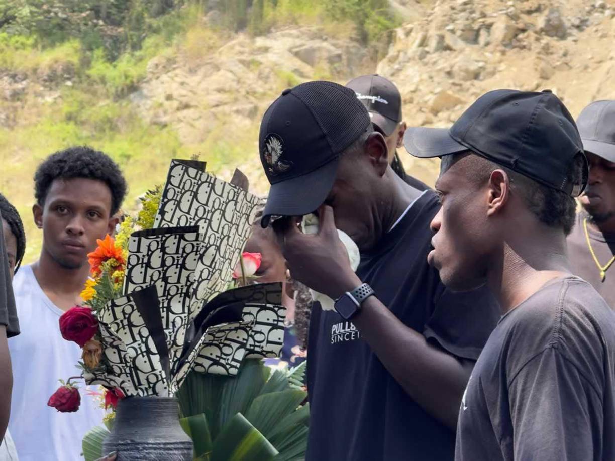 En febrero del 2024 jugadores del Motagua y resto de equipos de la Liga Nacional realizaron una actividad benéfica para la madre de Wesly en donde le reiteraron su ayuda.