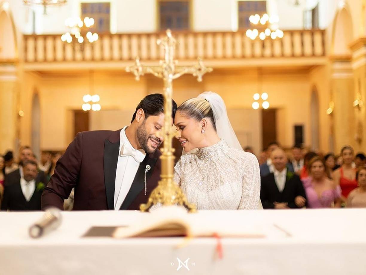 La pareja, que ya había formalizado su matrimonio civil en 2020, tiene dos hijas, Zaya, de 2 años, y Aisha, de 6 meses. 