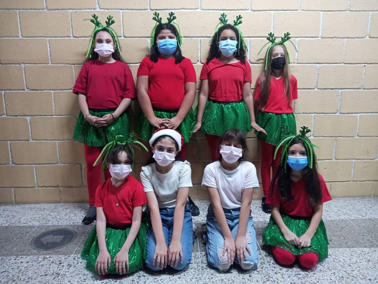 Sophia Heinen, Andrea Mejía, Karen Rodas, Danna Caballero, Isabella Solano, Noor Fajardo, Sofía Paz y Danna Pedroza.