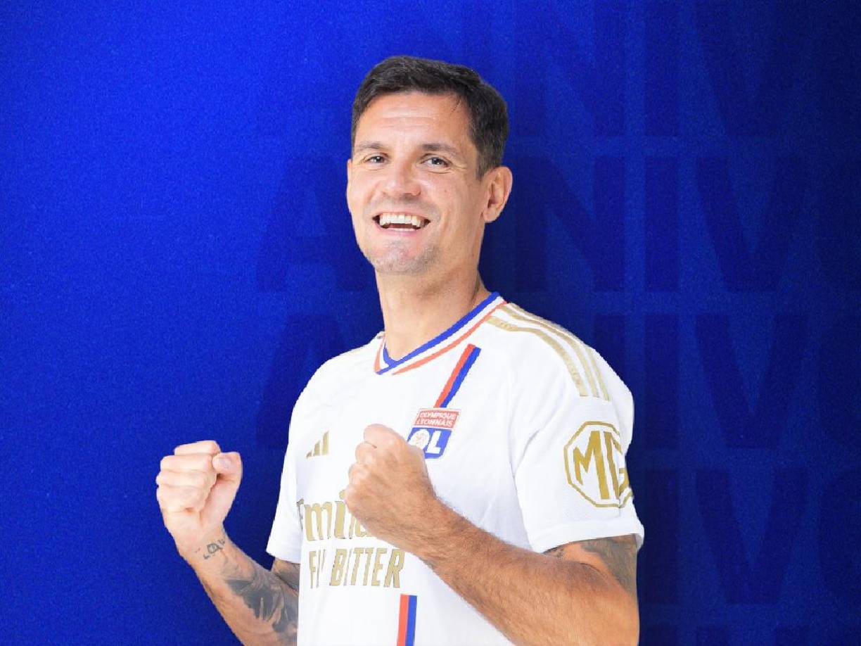 A sus 35 años, Dejan Lovren se marcharía a Grecia. Según el periodista Fabrizio Romano, el PAOK está cerca de fichar al defensor croata del Olympique Lyon, quien ya dio el ‘ok’ al traspaso y ambos clubes intentan cerrar el acuerdo.