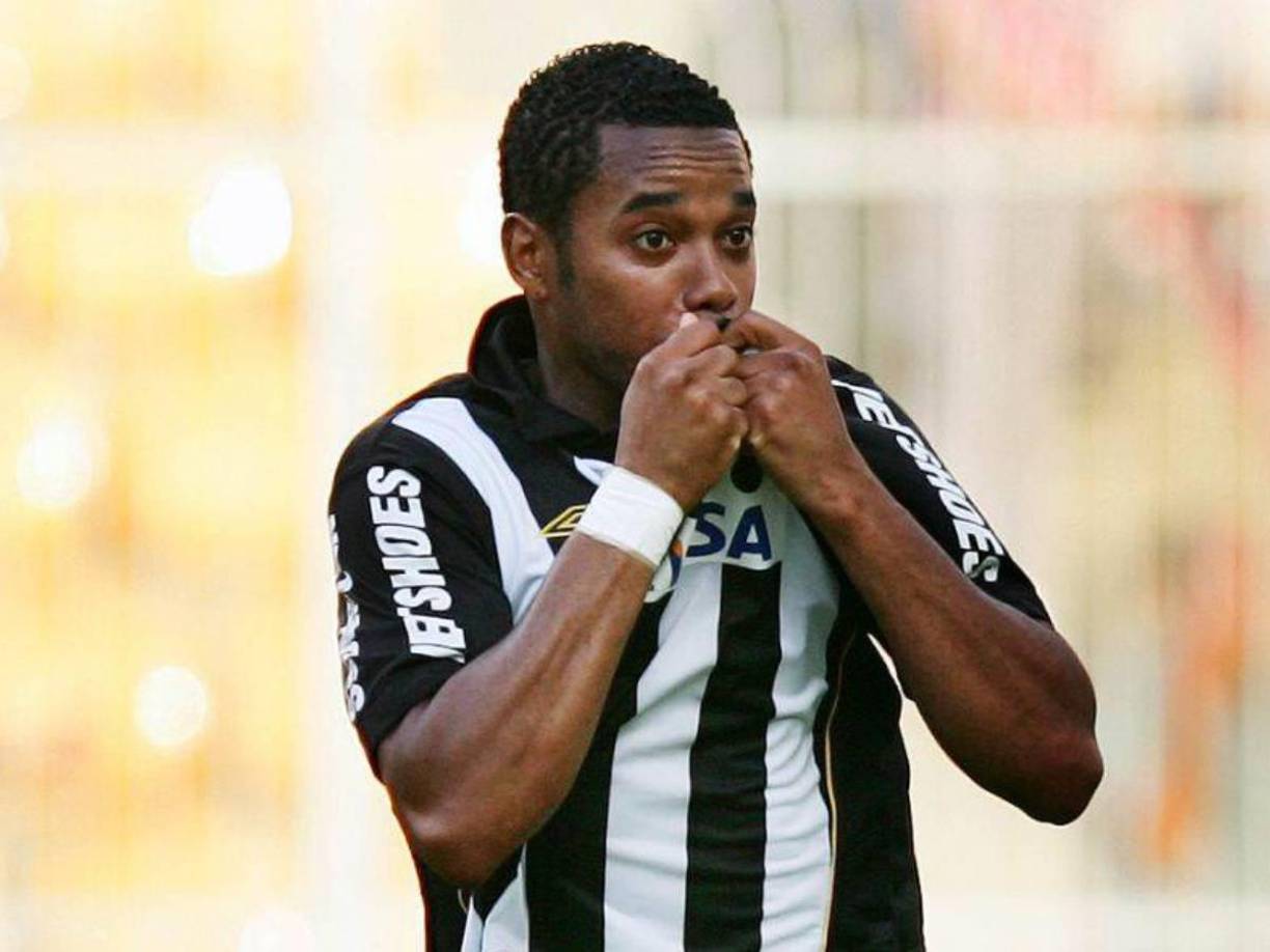 Robinho forma parte de un programa de trabajo penitenciario que está diseñado por el Instituto Universal Brasileño para enseñar a los reclusos nuevas habilidades en preparación para su futura liberación.