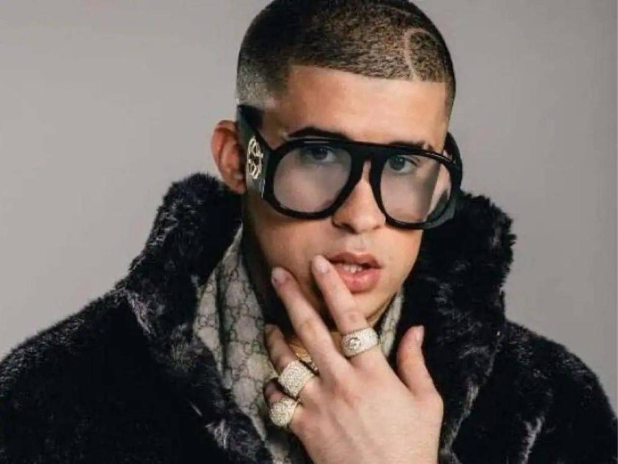 Bad Bunny es el nuevo protagonista de la revista Forbes, que le ha bautizado como el “Rey del Pop”, título que pertenecía a Michael Jackson.
