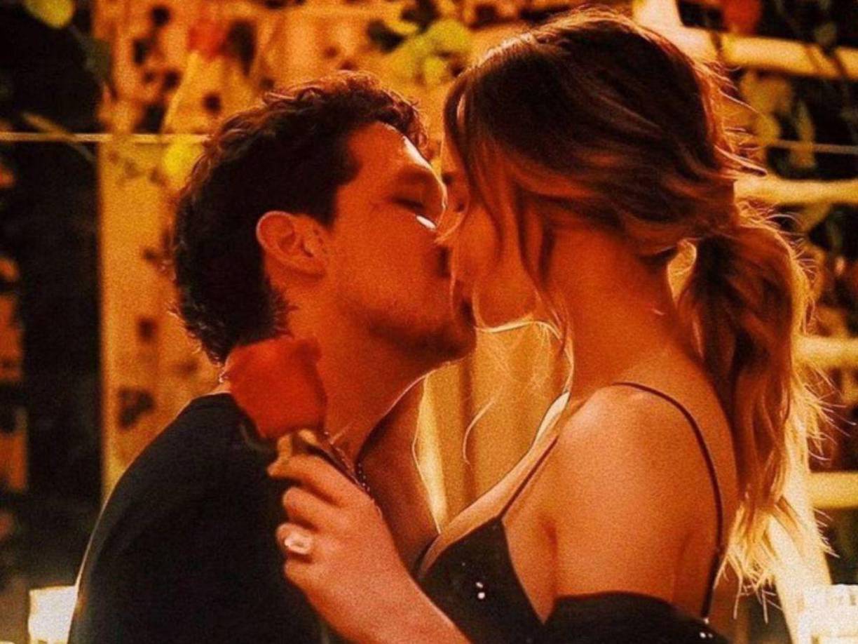 Christian Nodal formó pareja con las cantantes Belinda y Cazzu en los dos años anteriores a casarse con Ángela Aguilar, en cada ruptura hubo rumores de supuesta infidelidad, por lo que mucha gente especula que podría repetirse la historia con su ahora esposa.