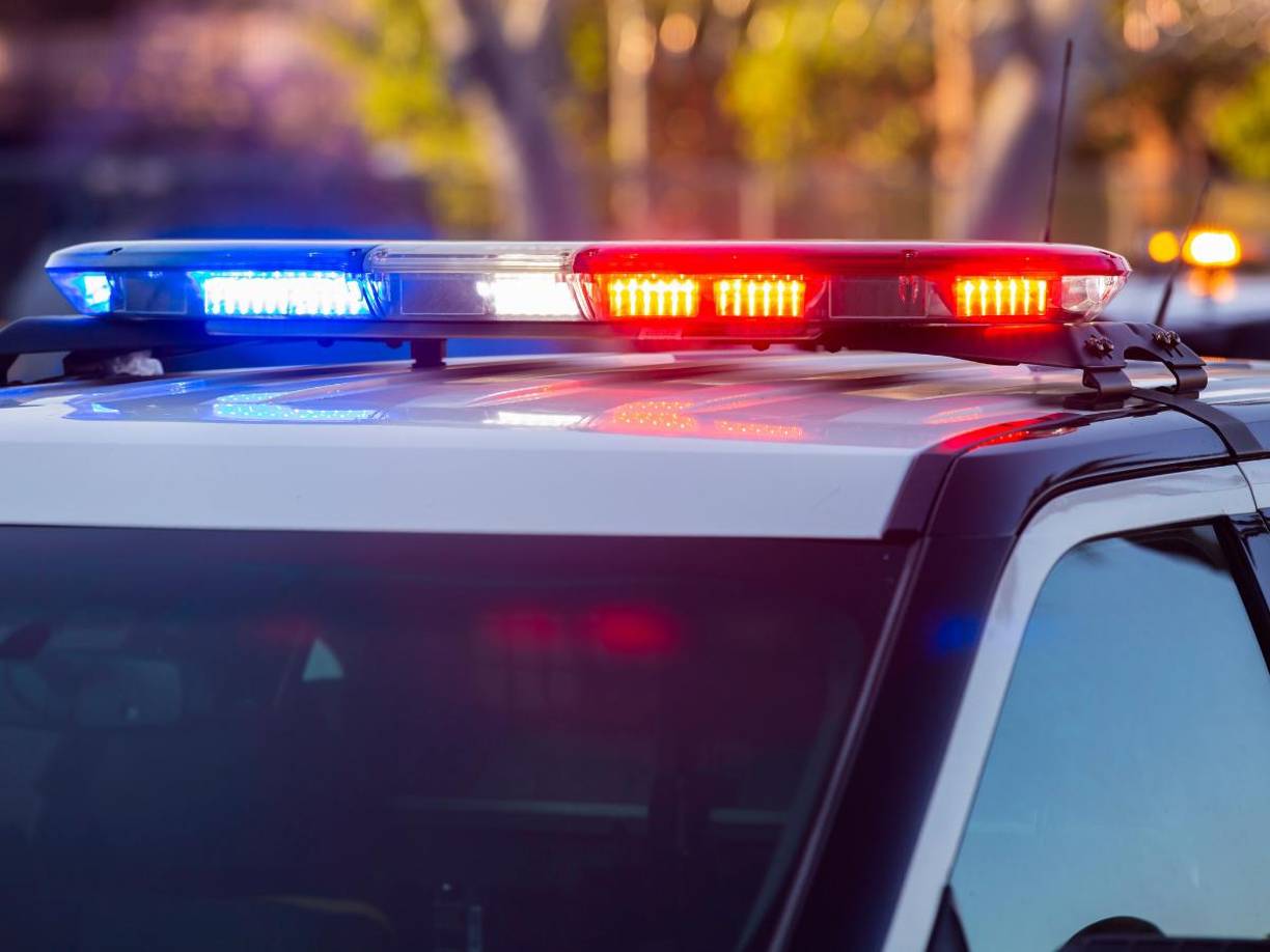 Según el reporte de la policía, el joven murió por heridas de arma de fuego.