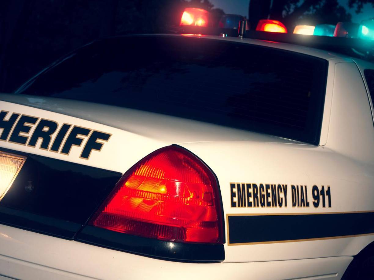 Según Adriel Orozco, asesor principal de políticas del American Immigration Council, existen varios factores que aumentarán las probabilidades de que a un inmigrante se le emita una orden de detención bajo esta nueva ley.