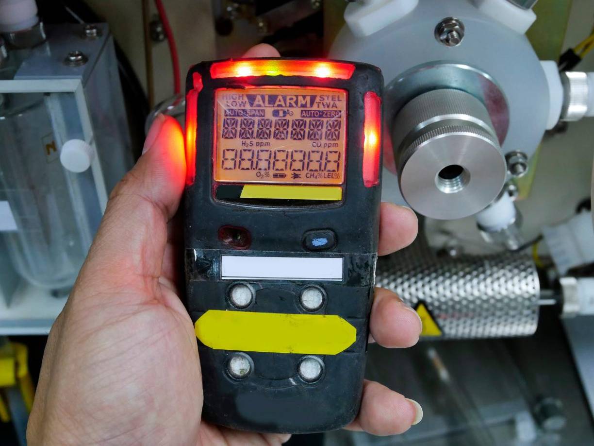 Para su familia, las circunstancias alrededor de cómo él no resultó afectado por el gas continúan siendo un enigma.