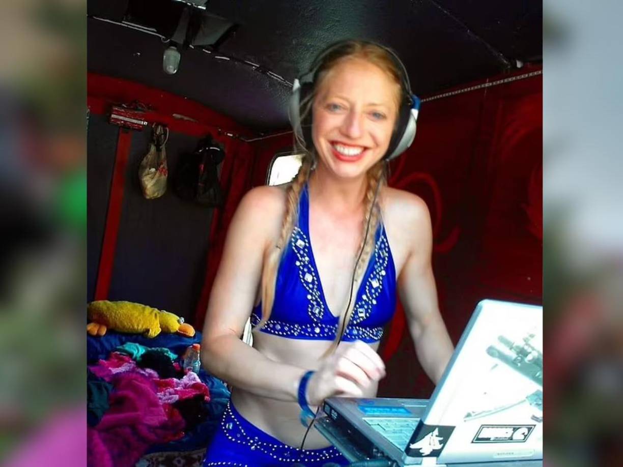 En 2023 Naomi publicó su libro “Las asombrosas aventuras de una Amish estripper”’, donde relata su vida con honestidad y detalle.