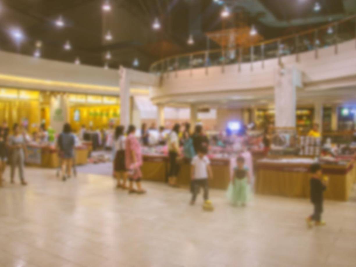 La menor se encontraba en un costado del lugar, cuando de repente la placa de vidrio cayó sobre ella, provocándole la muerte.