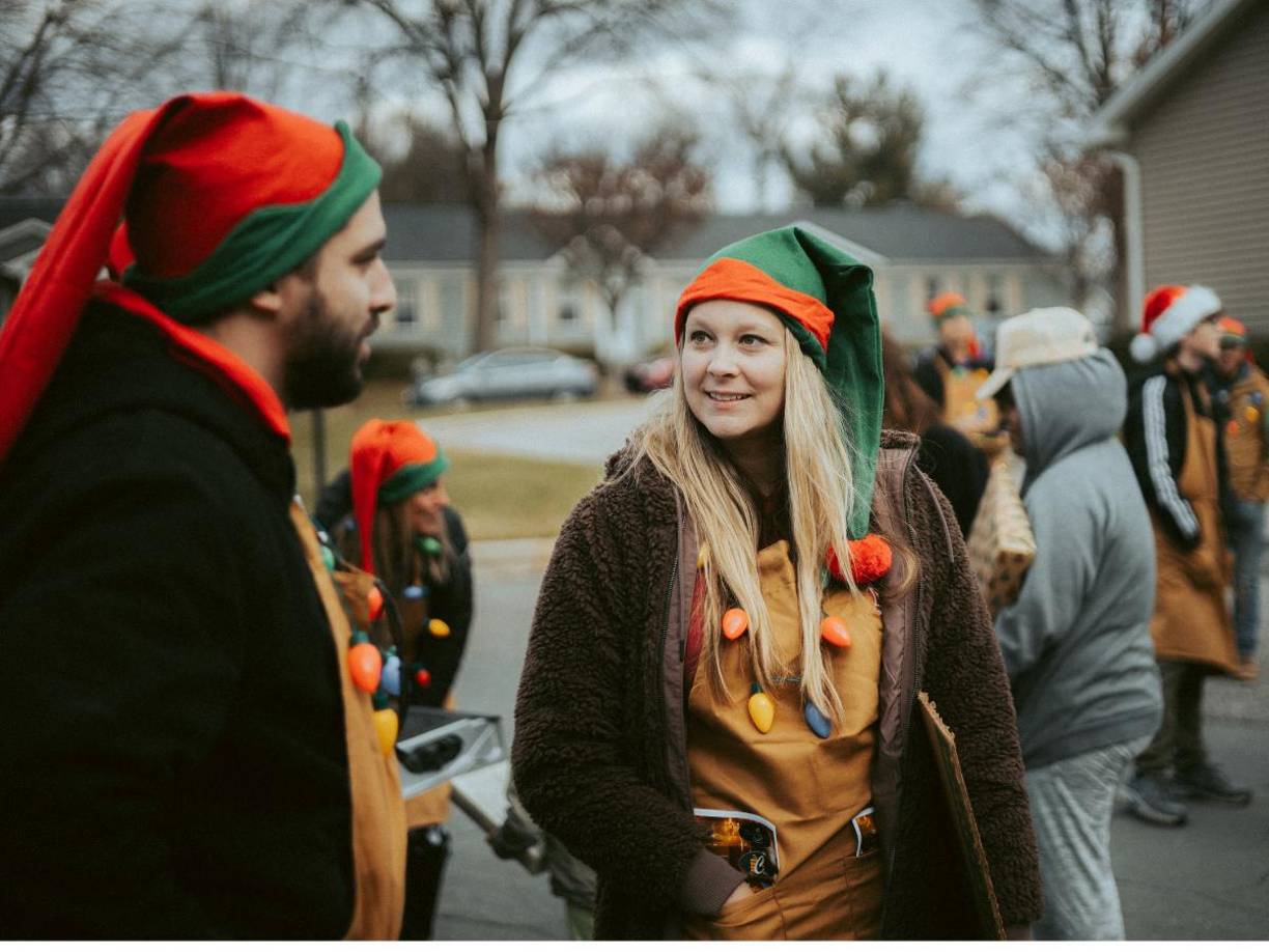 La decisión de rebautizar la Navidad como Día de la Familia podría haber sido visionaria. Hoy, para muchas personas, la festividad se asocia más con la unión y los valores familiares que con su significado religioso original. 