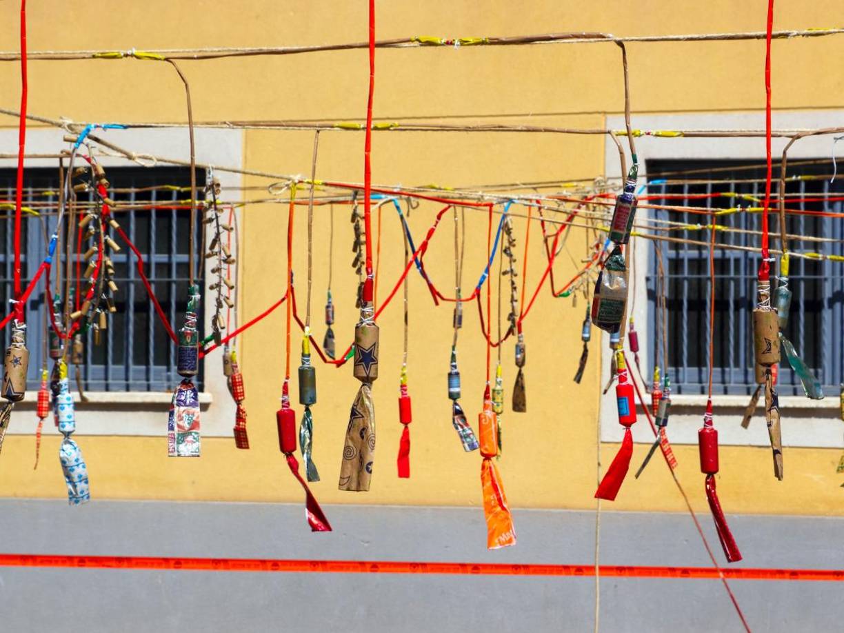 El caso del menor también pone en evidencia la necesidad de reforzar las campañas de prevención y control del uso de pólvora, así como de aumentar la conciencia sobre los riesgos que implica su manipulación, especialmente por parte de niños. 