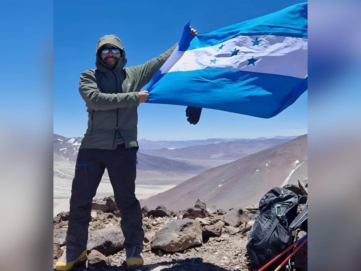 La Federación Hondureña de Deportes de Montaña y Escalada (FEHDME) emitió ayer un comunicado oficial felicitando al atleta hondureño Josué Medina por su destacada hazaña al alcanzar la cumbre del Cerro Vicuñas, a 6,087 metros sobre el nivel del mar.
