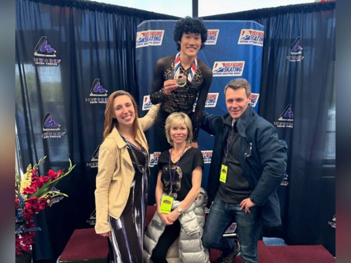 Spencer Lane, era reconocido por su brillante trabajo en el patinaje de hielo, representando a Philadelphia y ganando uno de los primeros lugares en el Campamento Nacional de Desarrollo en Wichita, Kansas.