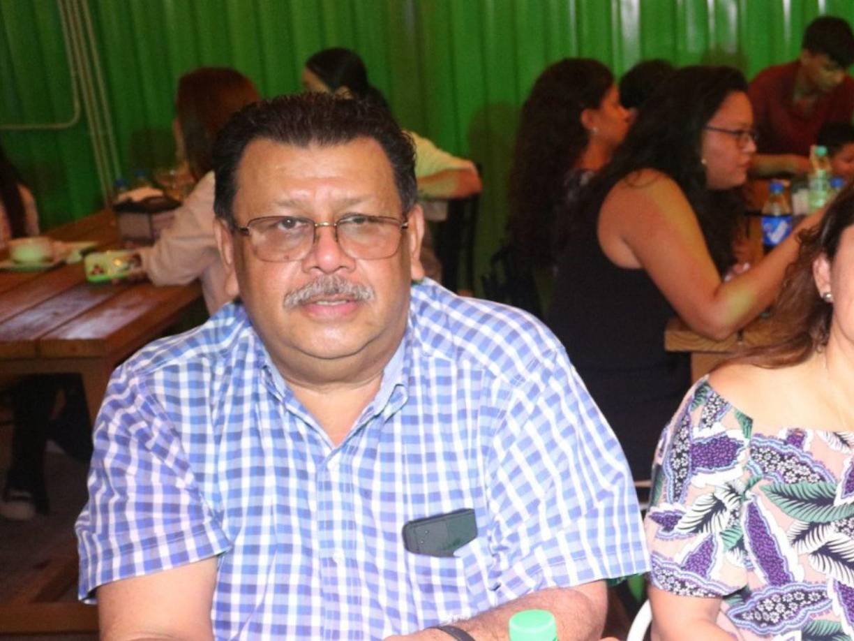 Y es que Díaz se desempeñó con buen suceso por varios años en diferentes áreas de la salud pública, contribuyendo con su trabajo para beneficio de los ciudadanos.