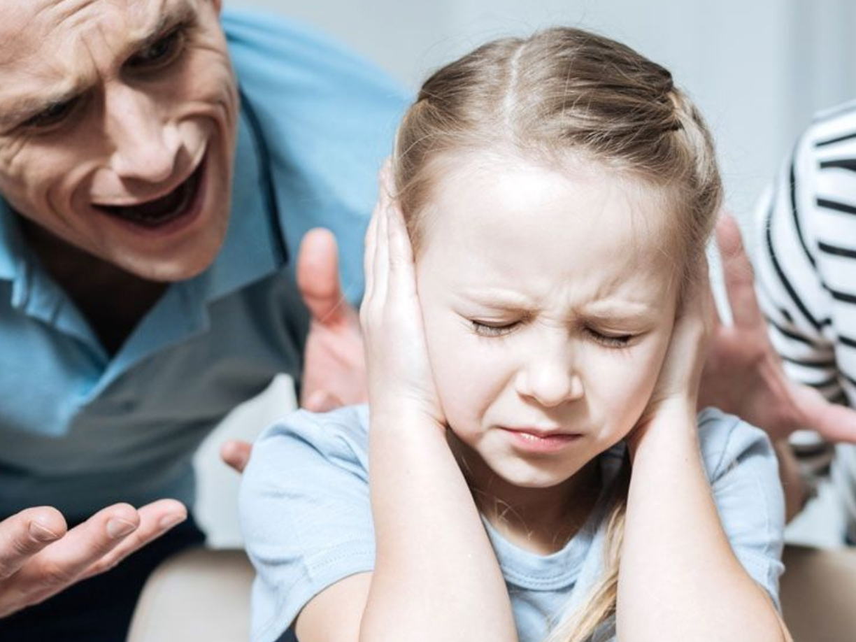 5. Por malas costumbres de los padres o malos tratos hacia los hijos.