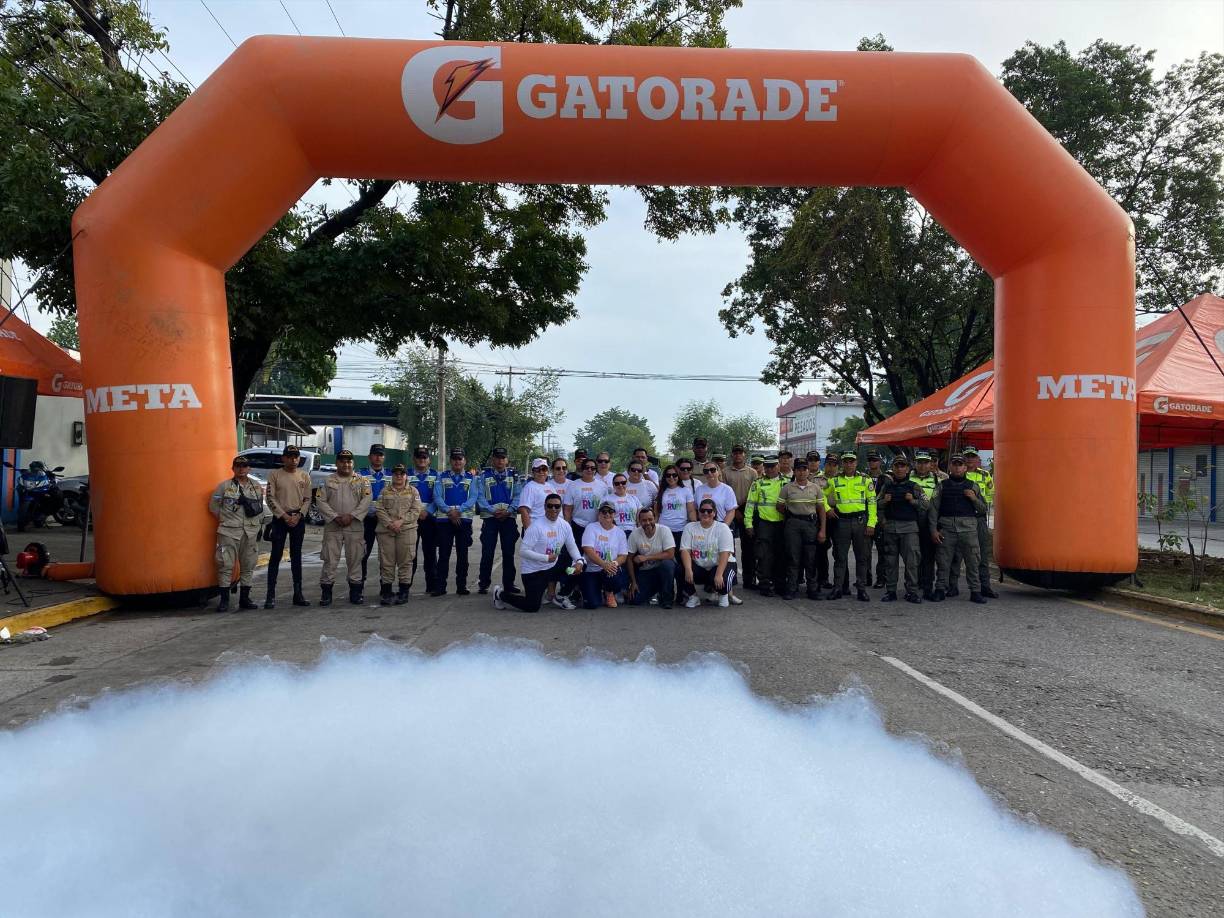 Cuerpos de seguridad nacional colaboraron para que el evento fuese un éxito, comenzando desde muy temprano la mañana del domingo. 