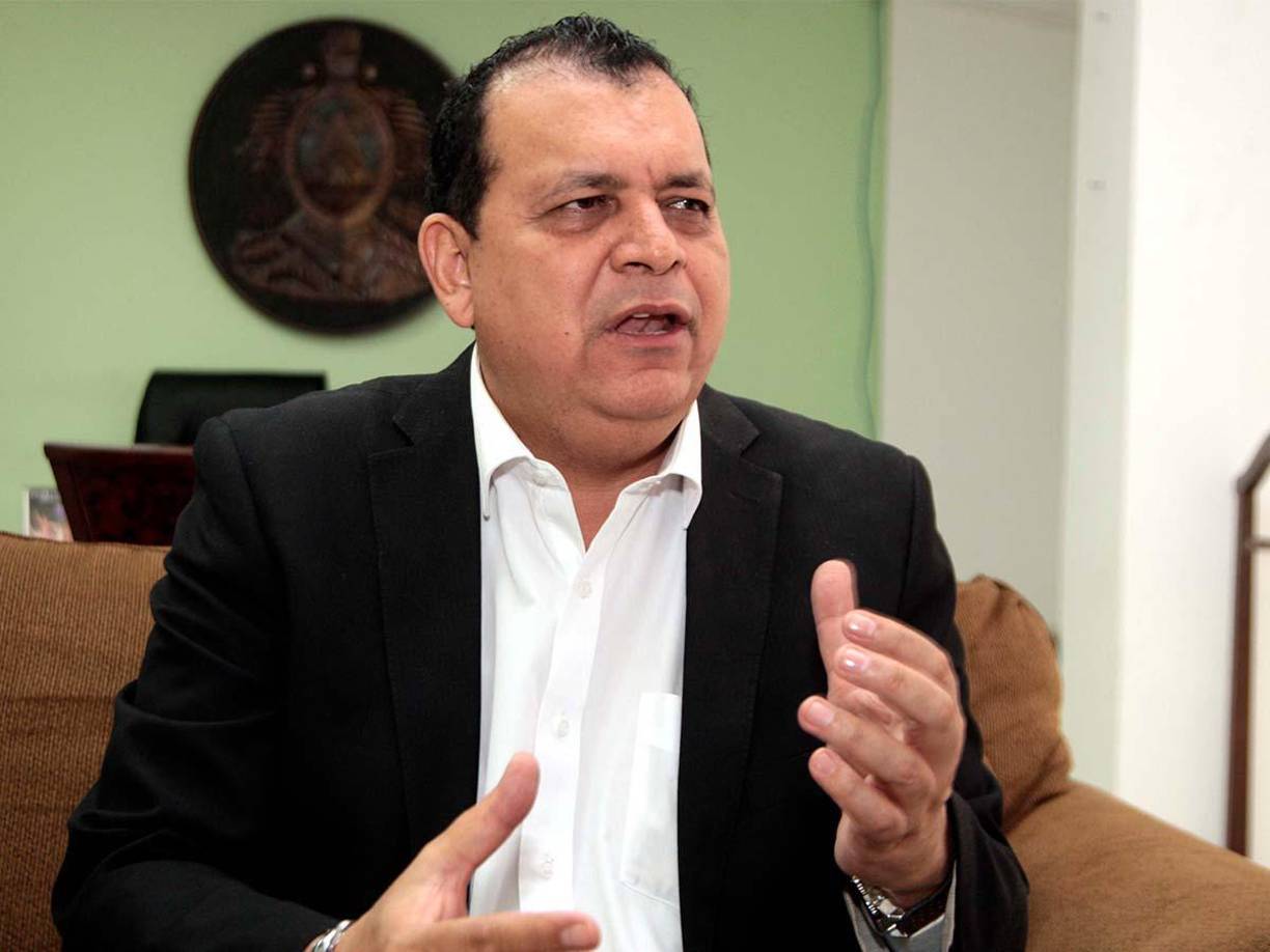 Orlando Ponce Morazán lanzó un fuerte comentario en la transmisión del Olimpia vs Real España sobre el portero Michael Perelló, arquero que forma parte del Real España. 