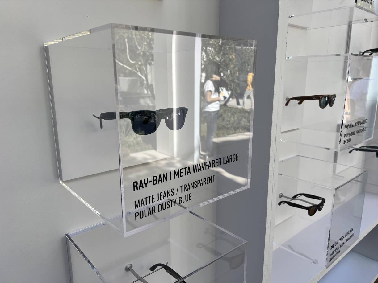 El nuevo modelo que Meta que acaba de anunciar se llama Ray-Ban Meta Smart Glasses.