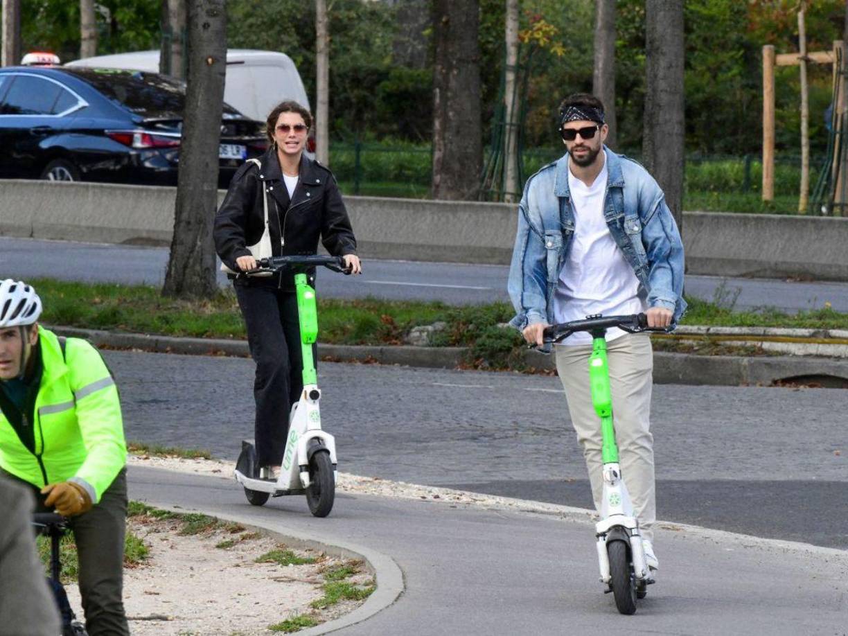 Aunque estaban compartiendo el mismo espacio, por lo que trascendió que ya estarían viviendo los últimos días de su idílico amor, además, se dio a conocer un video en el que el exdefensor supuestamente se limpia un beso de su pareja.