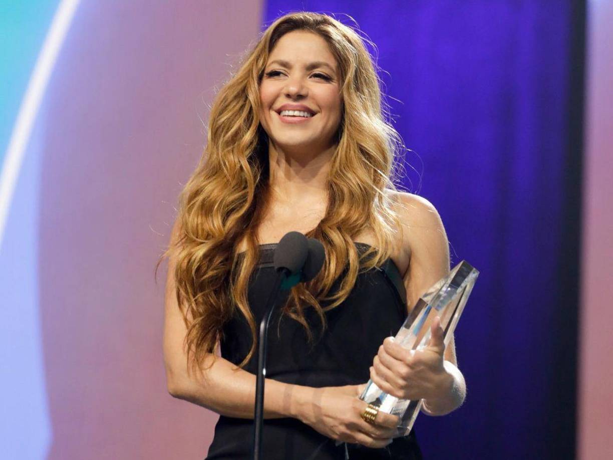 El pasado fin de semana fue reconocida como la Mujer del año por Billboard. Sin duda la artista se llevó la noche con el discurso de empoderamiento femenino y amor propio que pronunció al recibir el galardón de manos de Maluma.