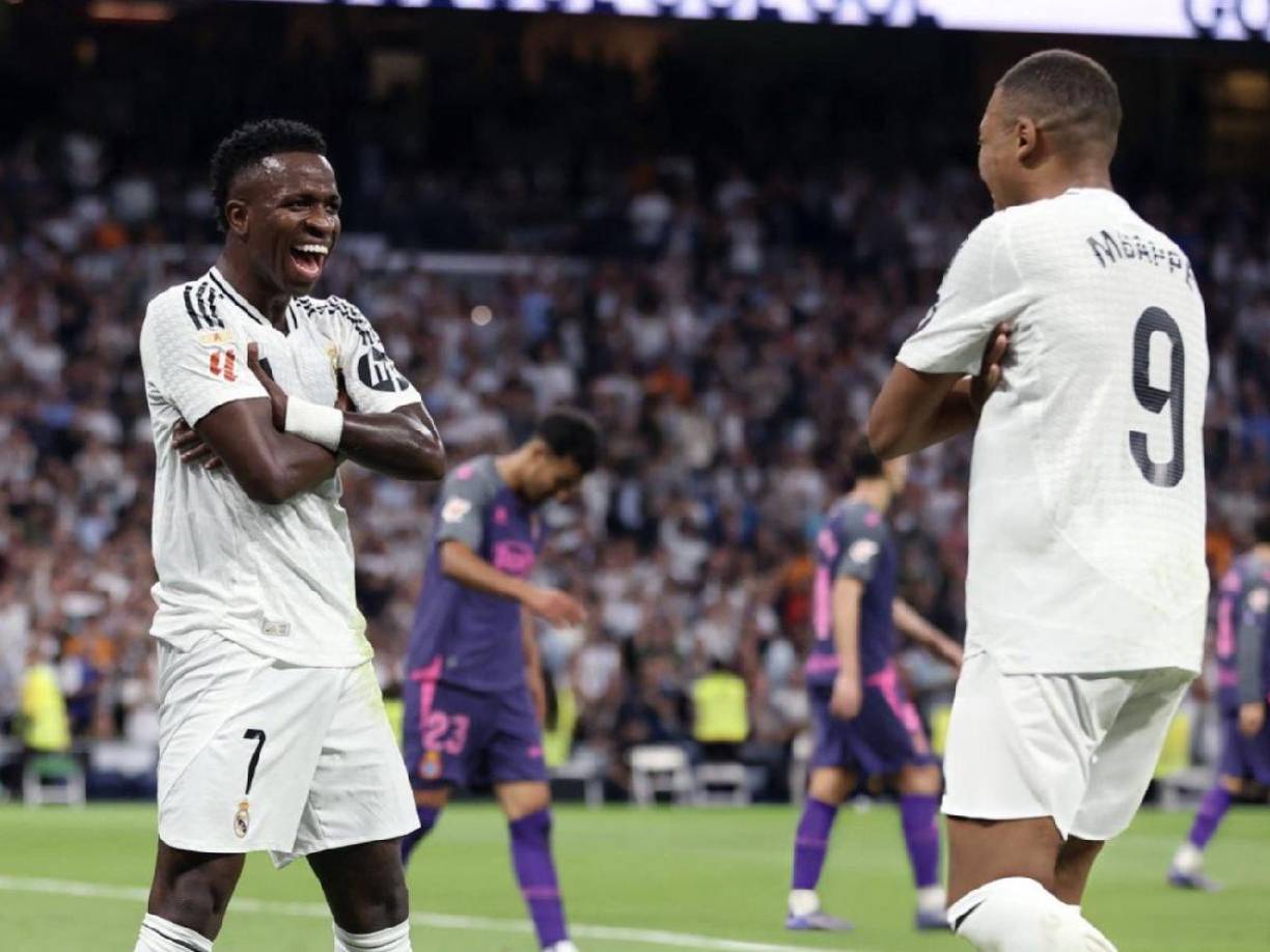 Real Madrid por su parte, sumó tres nuevos puntos. Llegó a 14 unidades y se coloca de momento en el segundo lugar con un punto menos que el Barcelona que juega este domingo ante Villarreal. 