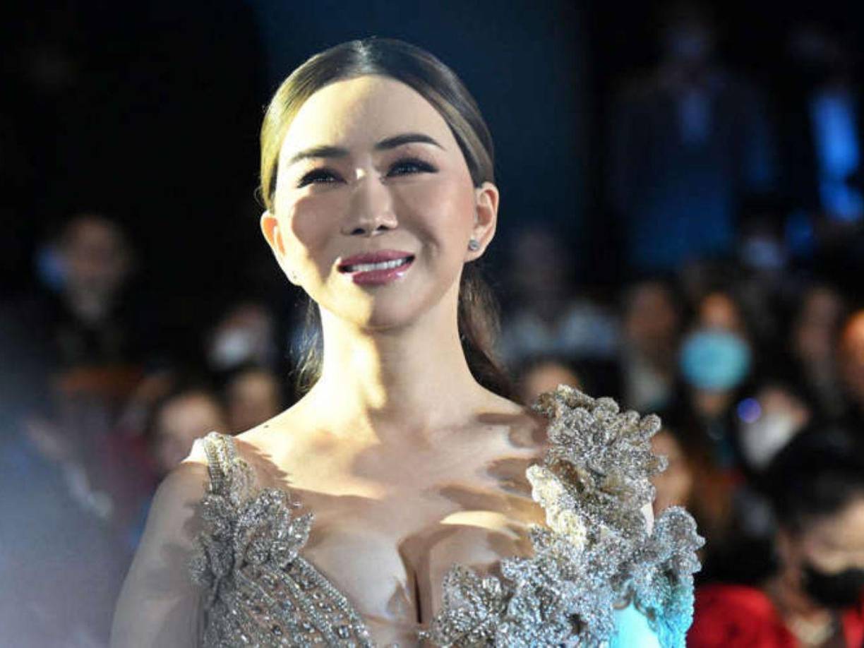Anne Jakrajutatip se ha convertido en uno de los personajes más populares tras convertirse en dueña del certamen de belleza más importante del mundo. 
