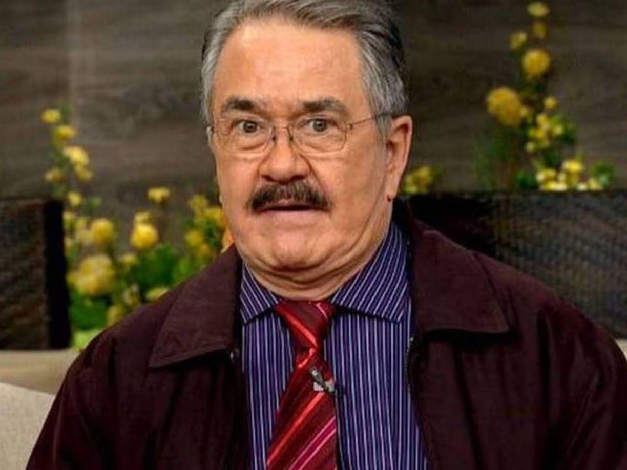 Por su parte arremitió contra el vestuario de Christian Chávez utilizado durante un concierto de RBD.