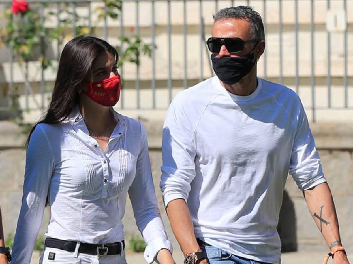 Sin embargo, el estratega bromeó en su momento sobre su relación con Ferran Torres: “Hombre, la mía es muy fácil. El señor Ferran Torres (será titular), que si no, mi hija me corta la cabeza”.