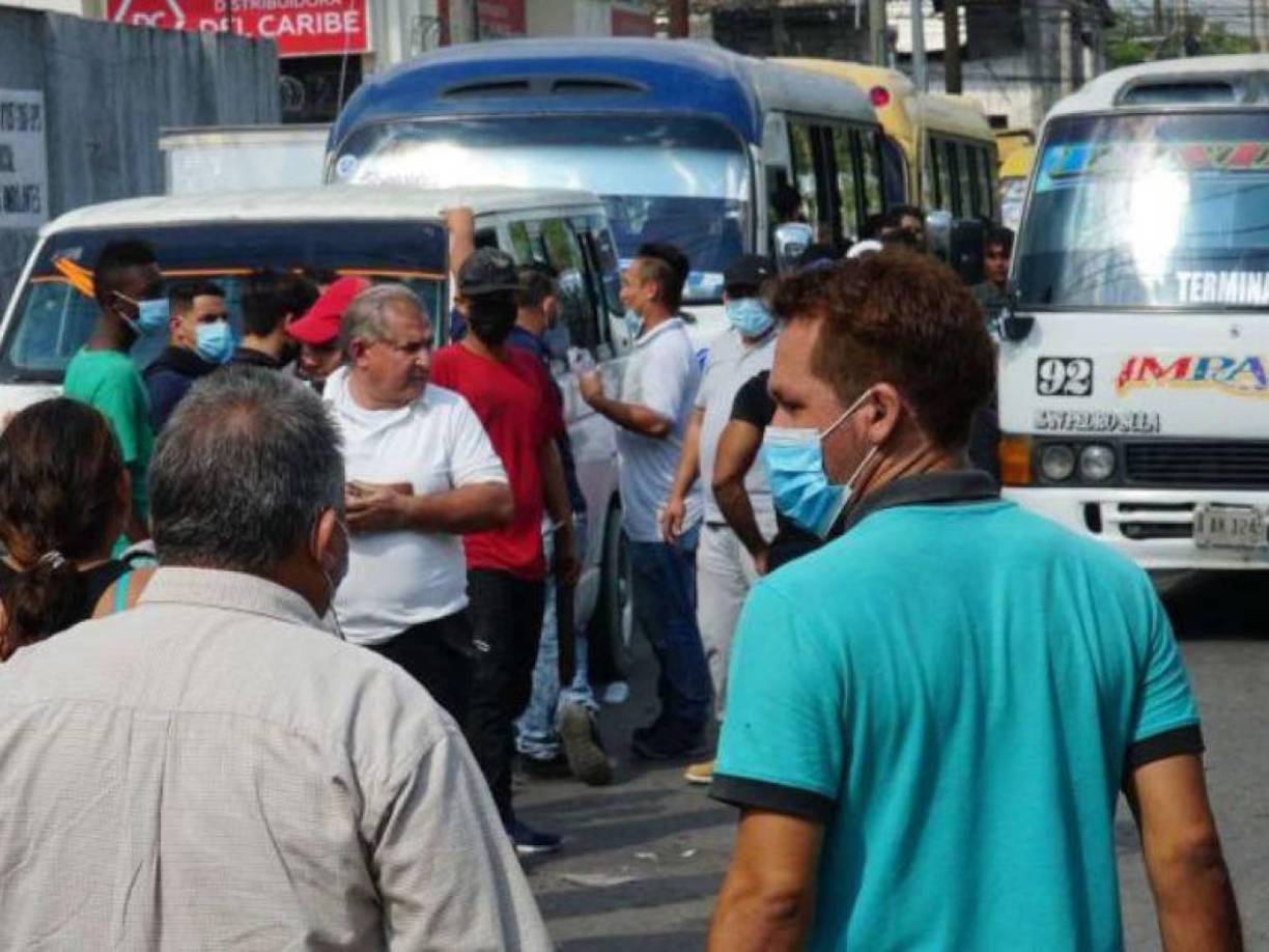 Muchas de las víctimas mortales eran conductores del transporte urbano, interurbano y de taxis.
