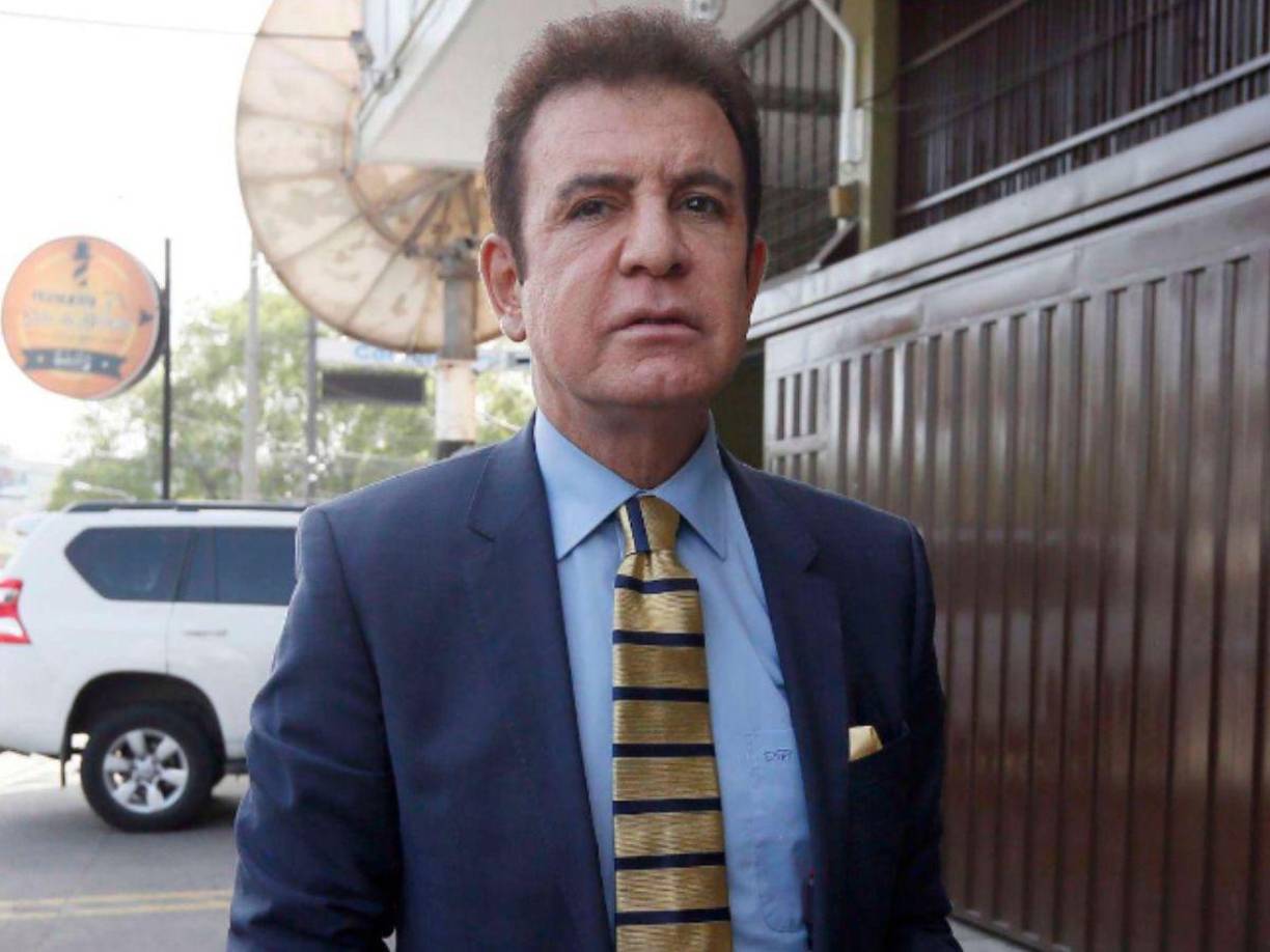 “Hacemos un llamado a los directivos de todas las fuerzas políticas de Honduras a una reunión este miércoles 16 de agosto a las 11:00 de la mañana en el Hotel Clarión para que toda la oposición nos pongamos de acuerdo y tomemos medidas juntos para rescatar a nuestro país”, dijo el presentador de televisión.