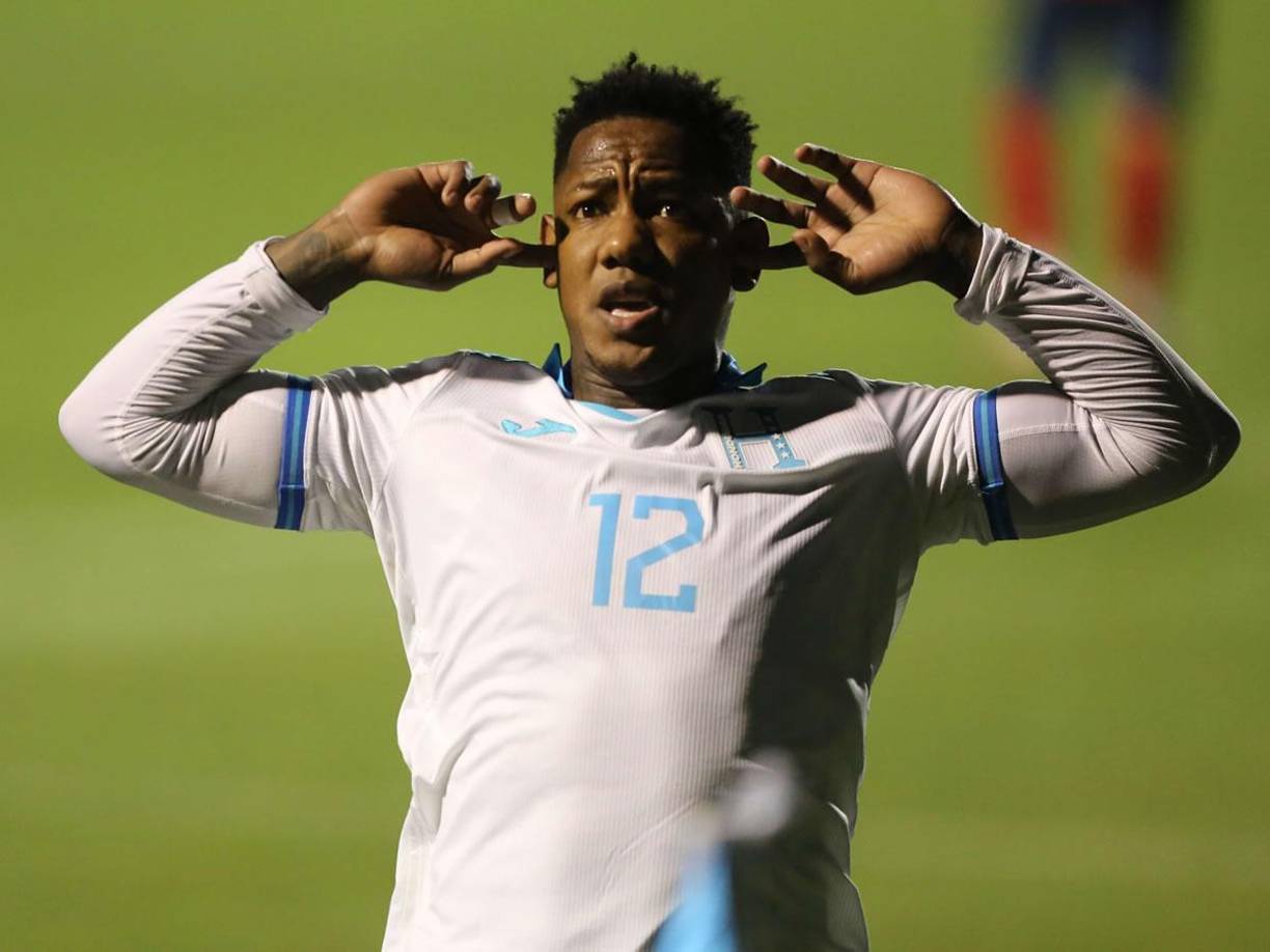 El pasado jueves 9 de noviembre, Romell Quioto fue desconvocado de la selección de Honduras de cara a los duelos ante México ya que el atacante no se presentó a la concentración. 