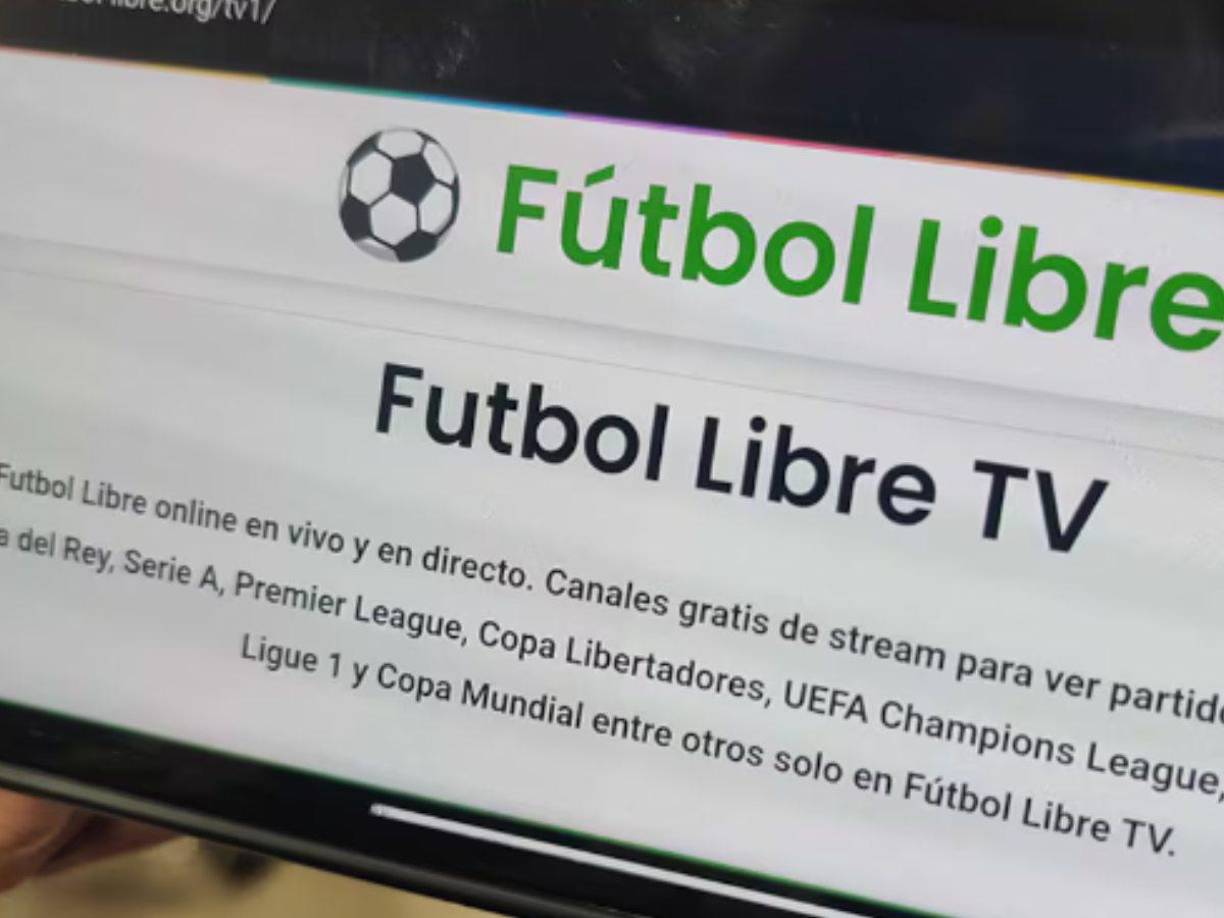 “Hace unos cuatro o cinco meses una empresa grande de programación, que tiene los derechos digitales del fútbol de acá en Argentina, denunció que le estaban robando señal y la estaban reproduciendo de forma gratuita, que no es tan gratuita, a todo el país”, explicó<b> Alejandro Musso</b>, funcionario de la Unidad Fiscal Especializada en investigaciones de ciberdelitos, en diálogo con Rock And Pop.