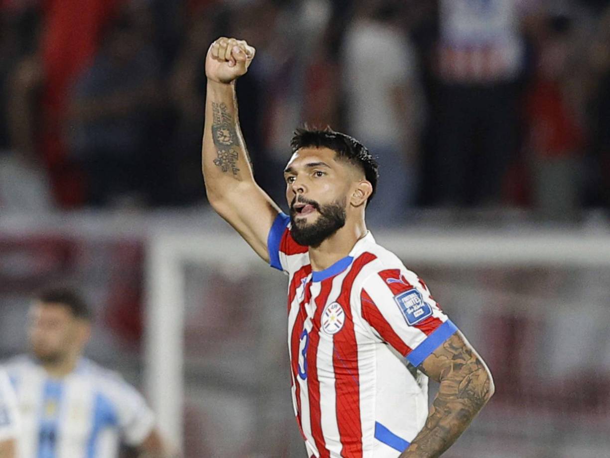 El defensor Omar Alderete al minuto 47 anotó el 2-1 definitivo de Paraguay ante la Argentina.