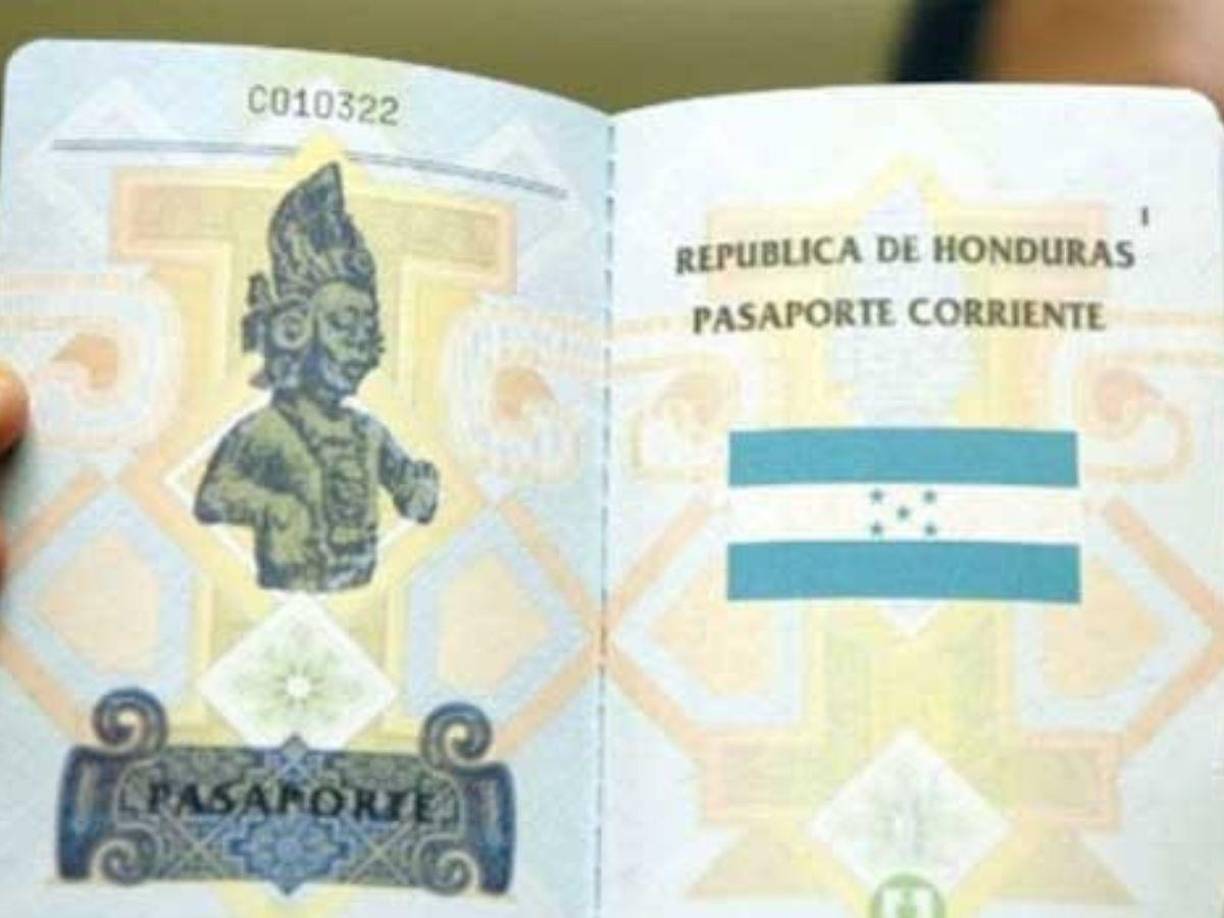 Extraviar el pasaporte trae consigo complicaciones, porque aunque lo reporte, esto no lo exonera de realizar todo el trámite de nuevo incluyendo pagar otra vez el costo completo que son $ 35 por cinco años y $ 50 por 10 años.