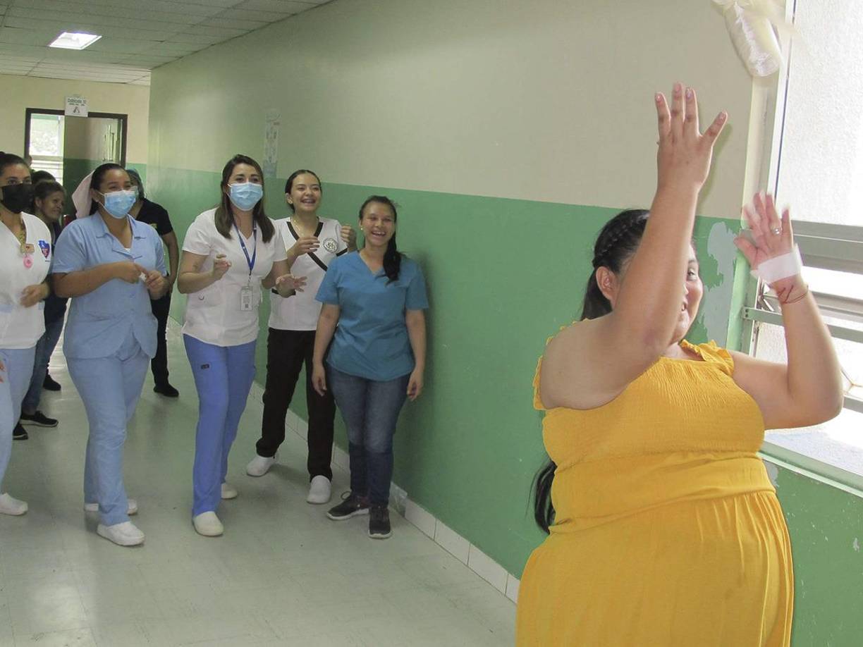 El padre explicó que ellos se aman, son católicos y pertenecen a la Parroquia San José y luego que el menor nazca se seguirá con el procedimiento del expediente pues “la iglesia permite que en estas situaciones de riesgo se pueda contraer el matrimonio”.