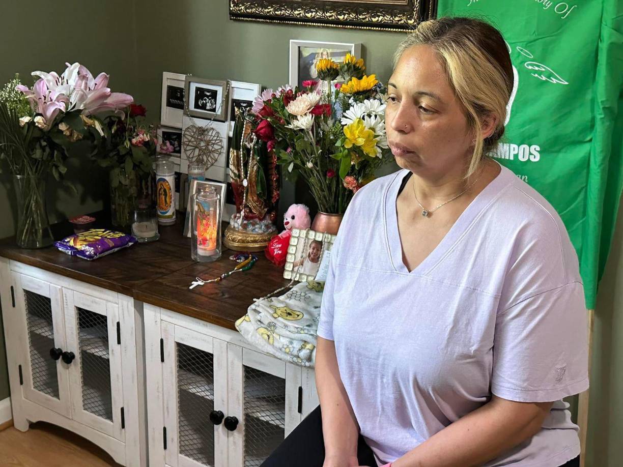 La familia informó a los oficiales que Mía Campos salió de casa la noche anterior con una persona desconocida. Al no regresar, su familia utilizó una aplicación de teléfono celular para localizar su cuerpo.