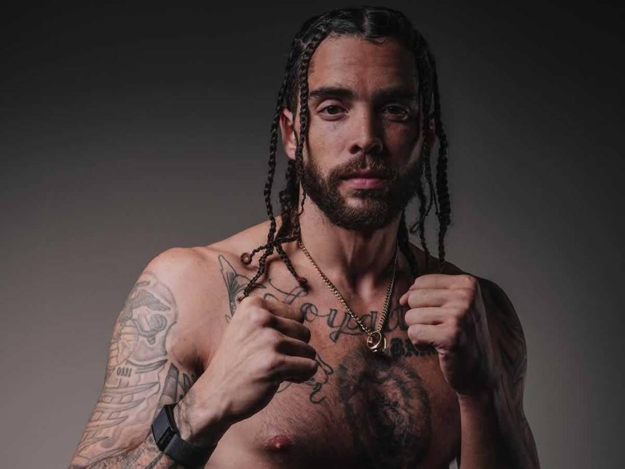 Este logro marcó el punto culminante de una carrera que, aunque breve en comparación con otras figuras del boxeo, dejó un impacto significativo en los seguidores del deporte.