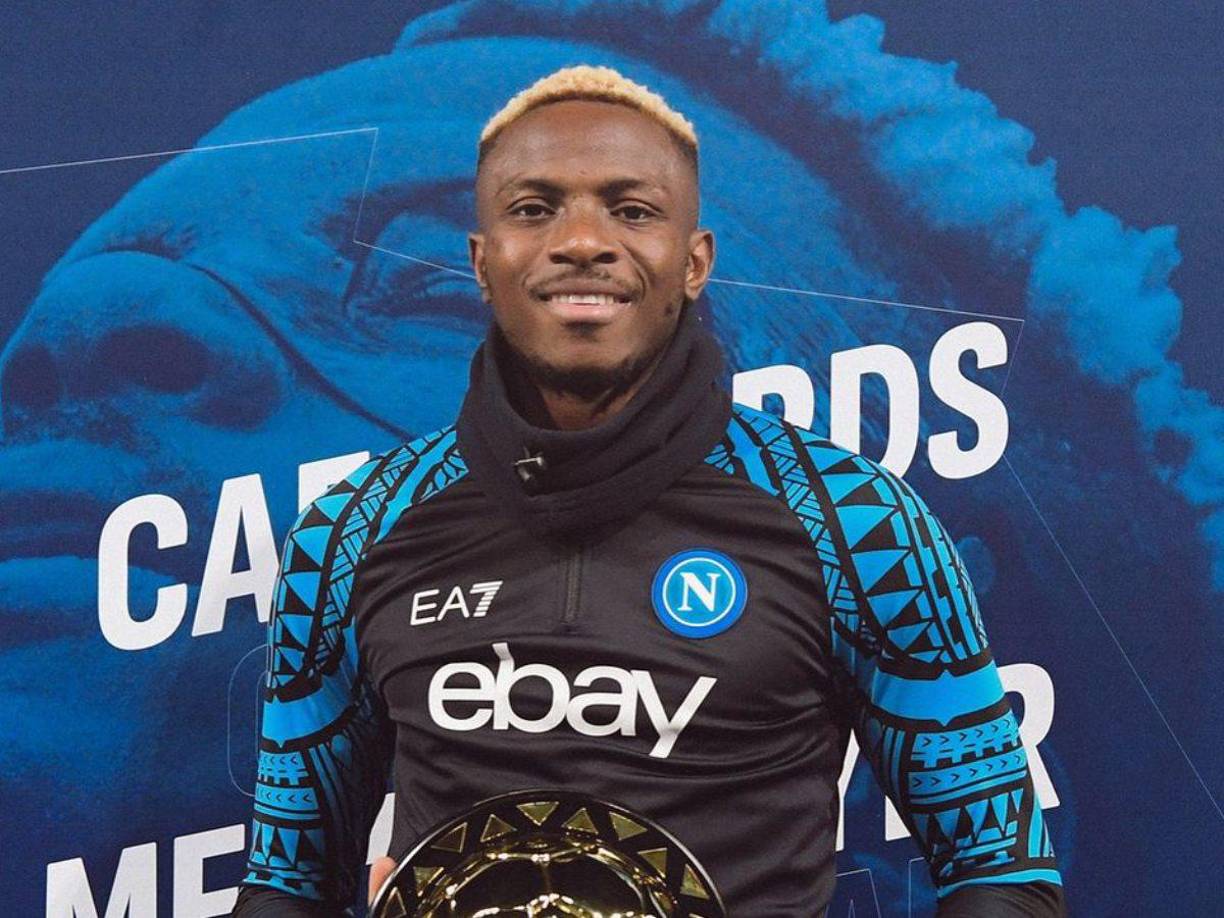 La cláusula de rescisión de Osimhen en Napoli es de 130 millones de euros, pero el PSG planea ofrecer cerca de 100 millones, una cifra que, de concretarse, podría sellar su traspaso.