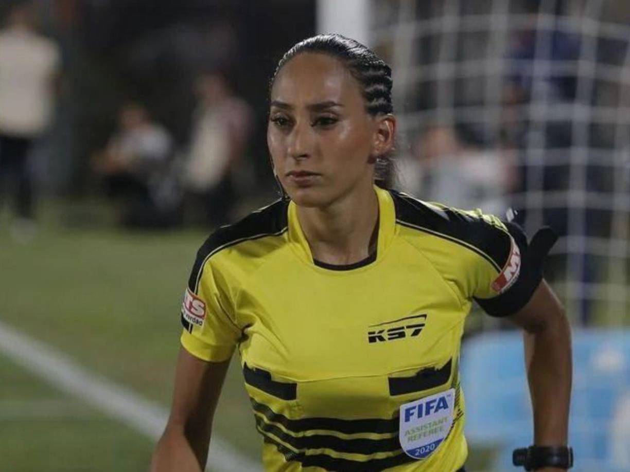 Cindy fue sancionada en el 2023 por acusar a Julio Bascuñán, miembro de la Comisión de Árbitros, de favorecer a su colega Leslie Vásquez por una supuesta relación sentimental.