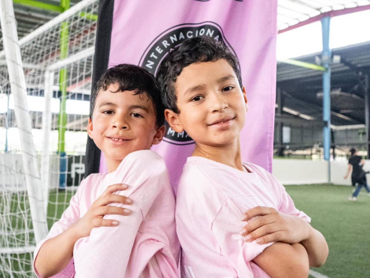 “Como club de fútbol global con aficionados apasionados en todo el mundo, hoy es un momento especial ya que organizamos nuestra primera clínica internacional de fútbol juvenil, retribuyendo a nuestros fanáticos en el extranjero de una manera significativa”, dijo Camila Jocelyn-Holt, directora de participación comunitaria de Inter Miami CF.