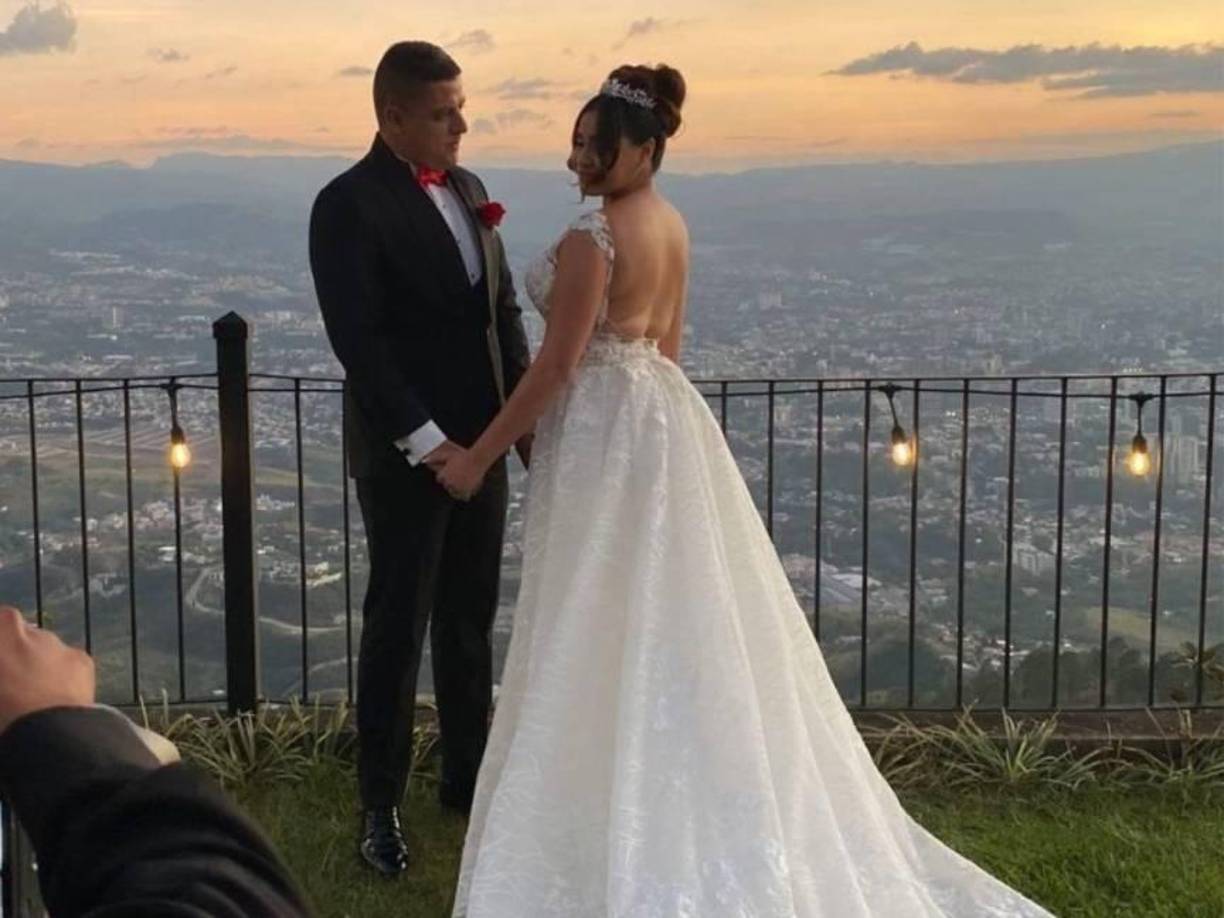 La mayoría de comentarios de los usuarios en la publicación de Facebook expresaban algo en común. ya que se referían a que “les dolió no ser invitados” a los presentadores que pasan hablando de este tema, en referencia a la boda de Alejandra Rubio y Javian Thompson. 