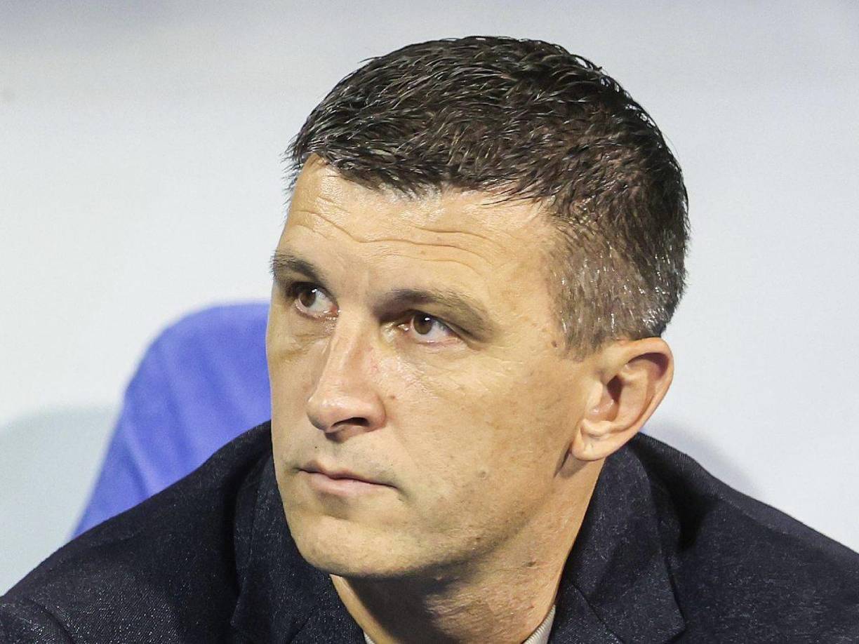 Después de encajar una dolorosa derrota en la primera jornada de la Champions League, al perder por 9-2 en campo del Bayern Múnich, el Dinamo Zagreb anunció la destitución de su técnico Sergej Jakirovic.