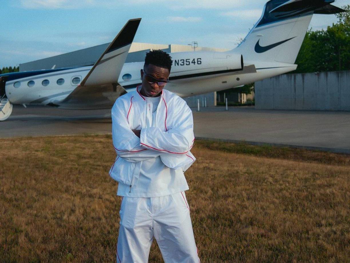 En el Madrid sorprende la resolución final del trofeo porque todas las informaciones que habían recibido hasta el sábado era la de un Vinicius teñido de oro en París.