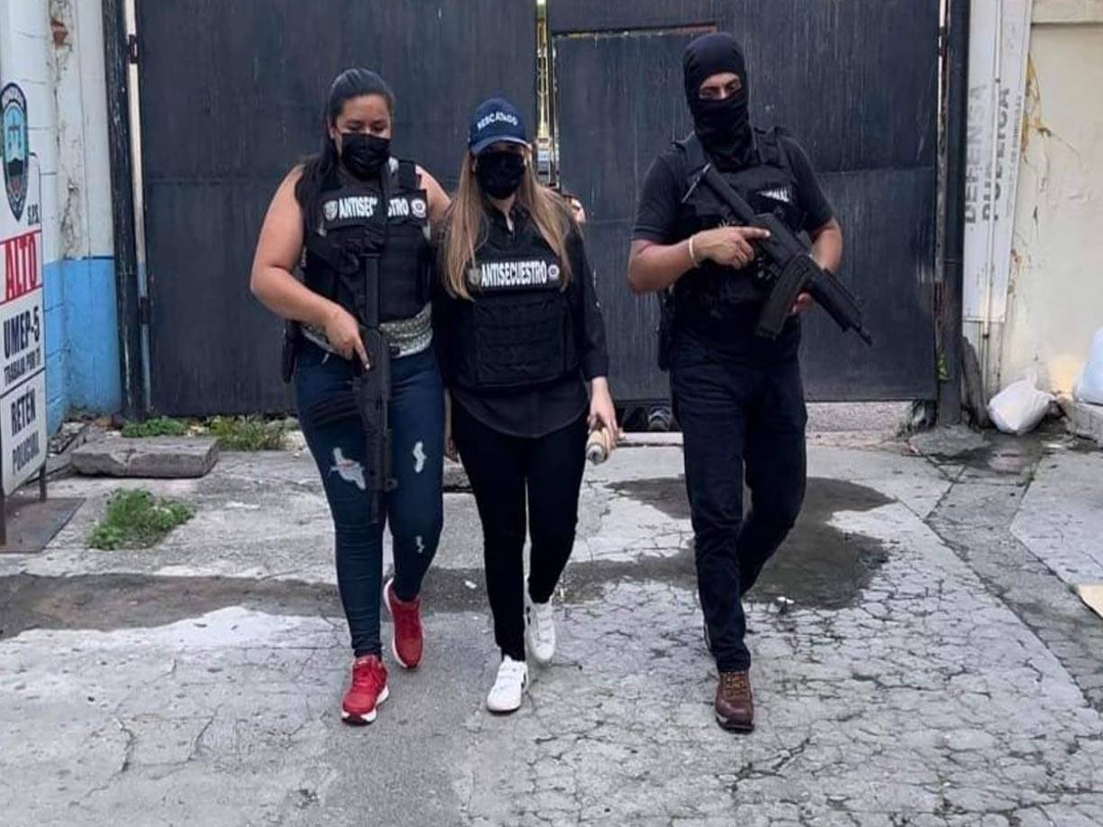 Una joven fue rescatada este martes por la Policía cuando estaba cautiva en un motel de San Pedro Sula.