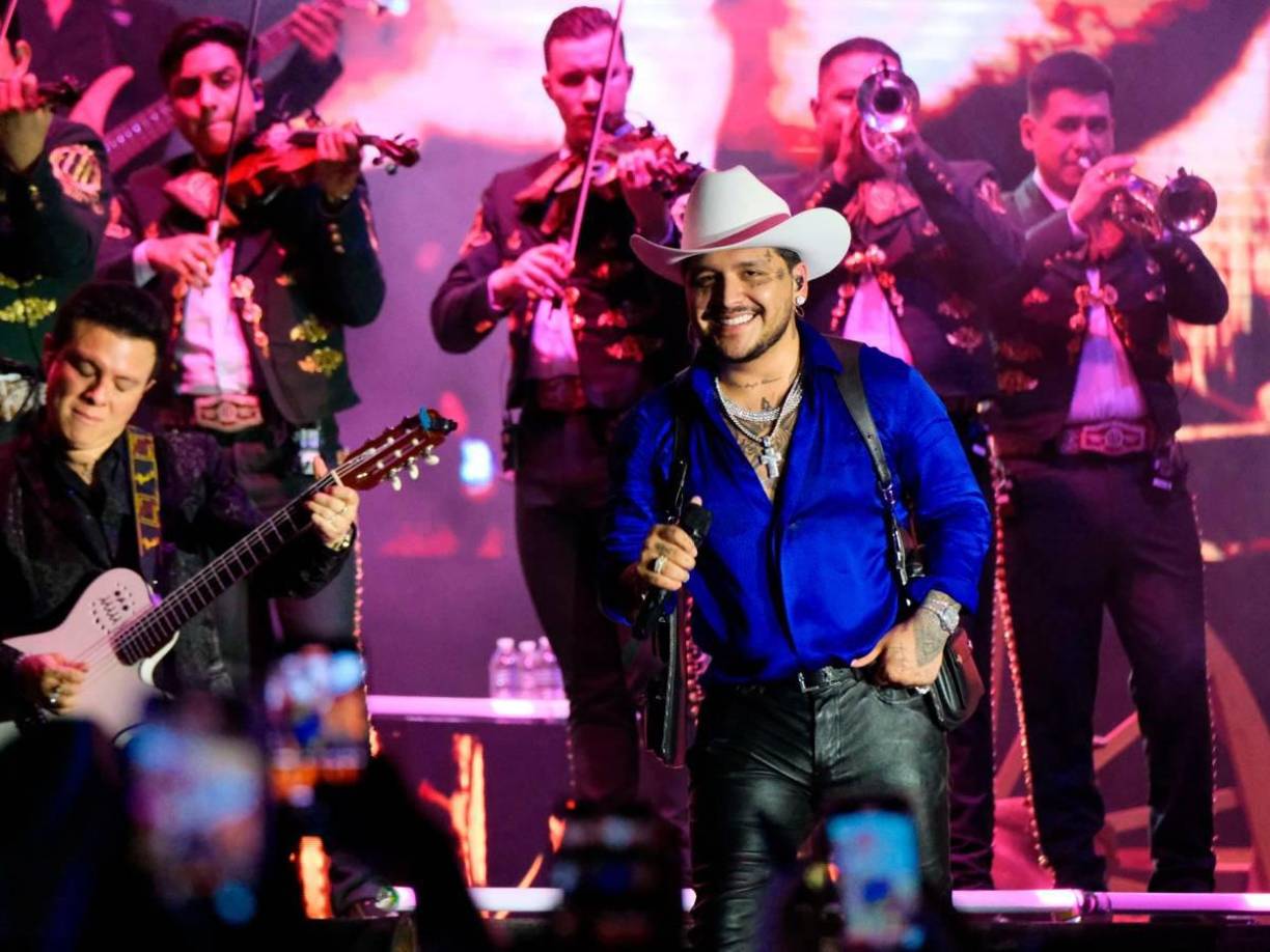 Christian Nodal se presentó el 6 de mayo del 2022 y dejó una ganancia de 668 mil, 607 lempiras.