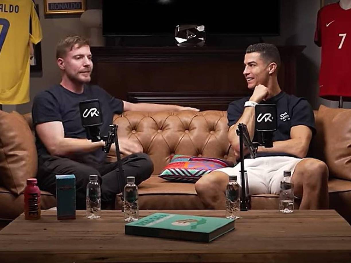 “Tu gran ventaja es que todo el mundo quiere grabar contigo. Puedes invitar a quién quieras”, reconoció MrBeast, quien felicitó a Cristiano por ser la persona más seguida del mundo en todas las redes sociales.